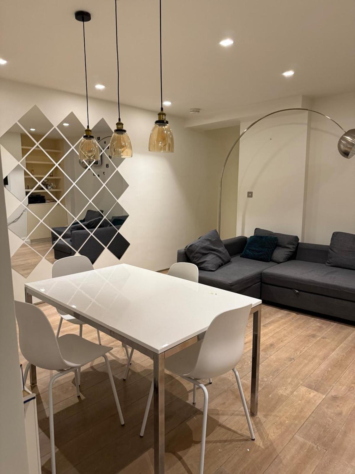 2br,2br Flat In Earls Court, Kensington Appartamento Londra
